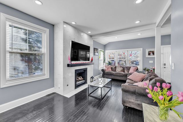 1109 N 12th Avenue, Melrose Park, IL 60160