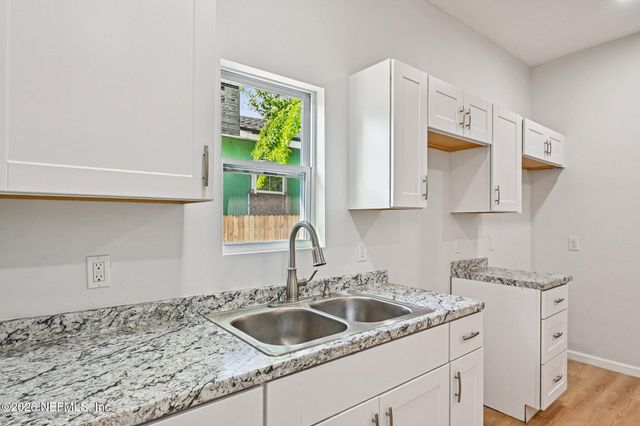 2120 N DAVIS Street, Jacksonville, FL 32209