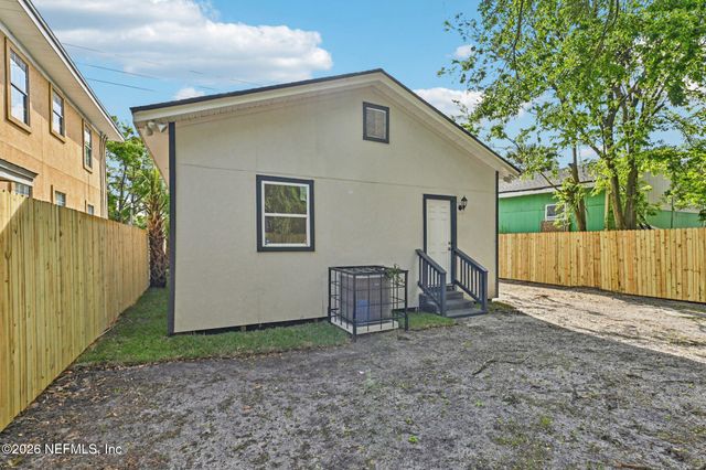 2120 N DAVIS Street, Jacksonville, FL 32209