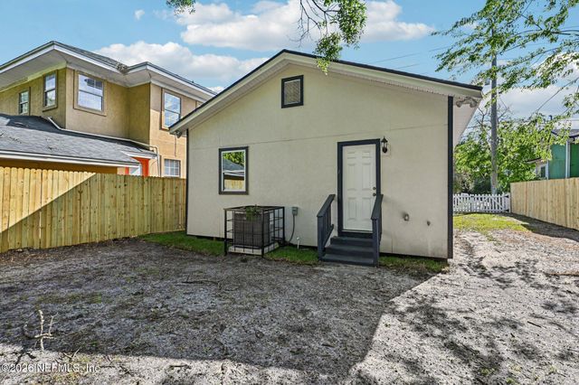 2120 N DAVIS Street, Jacksonville, FL 32209