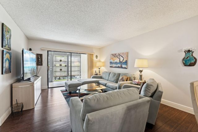 15301 Pembridge Avenue 43, Delray Beach, FL 33484