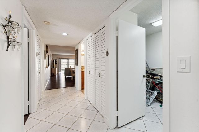 15301 Pembridge Avenue 43, Delray Beach, FL 33484