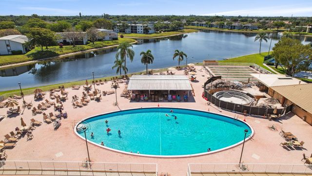 15301 Pembridge Avenue 43, Delray Beach, FL 33484