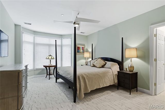 315 N Meramec Avenue 11, Clayton, MO 63105