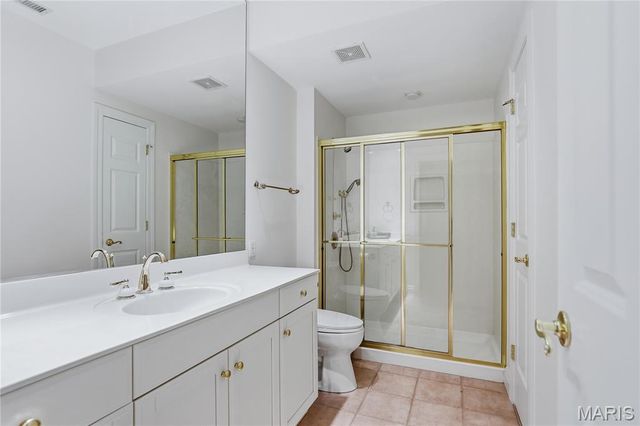 315 N Meramec Avenue 11, Clayton, MO 63105