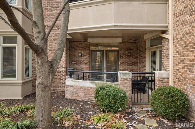 315 N Meramec Avenue 11, Clayton, MO 63105