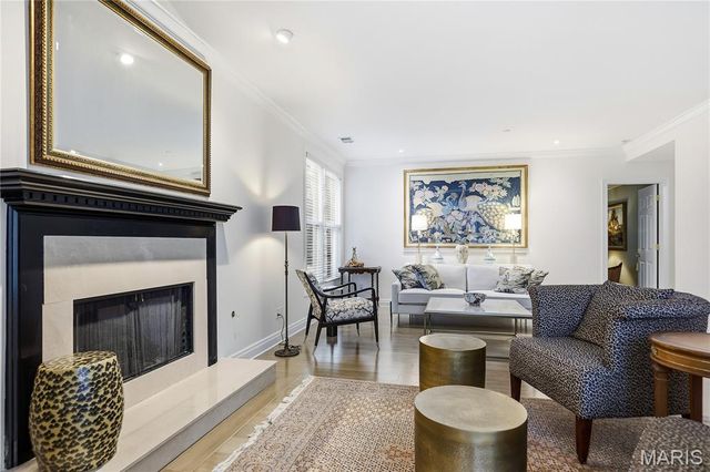 315 N Meramec Avenue 11, Clayton, MO 63105