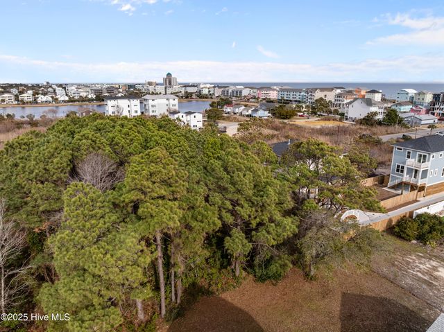 207 Sumter Avenue, Carolina Beach, NC 28428