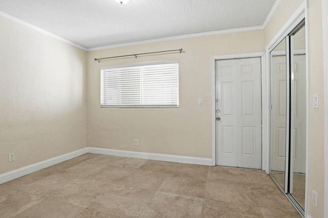 1892 NE 46th Street B4, Fort Lauderdale, FL 33308