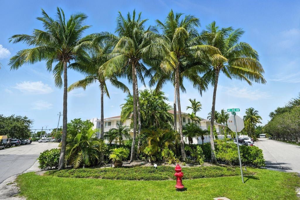 1892 NE 46th Street B4, Fort Lauderdale, FL 33308