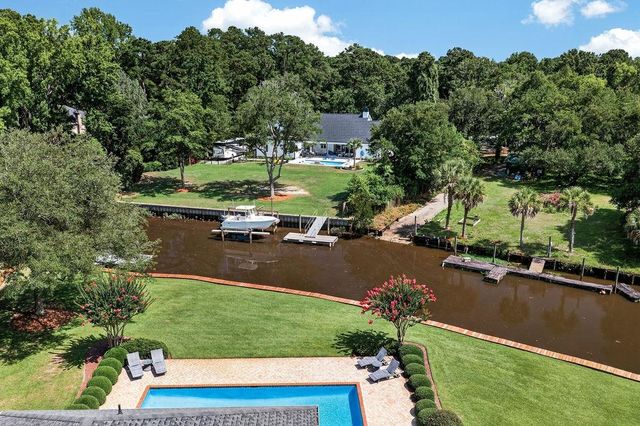 62 Caretaker Ln., Pawleys Island, SC 29585