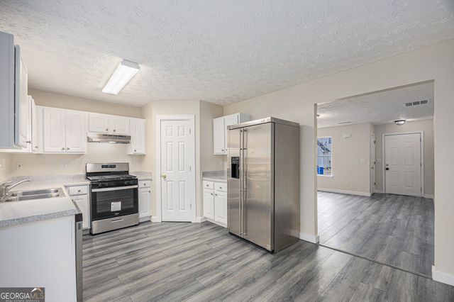 429 Village Bluff Drive, Lawrenceville, GA 30046