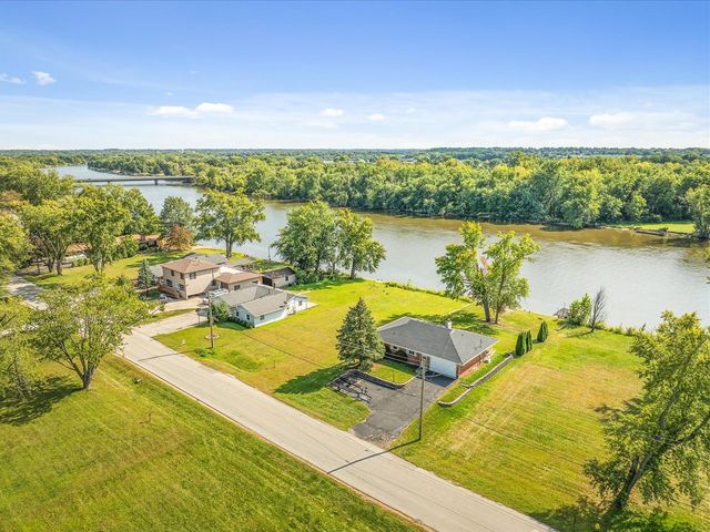 8334 Shore Drive, Machesney Park, IL 61115