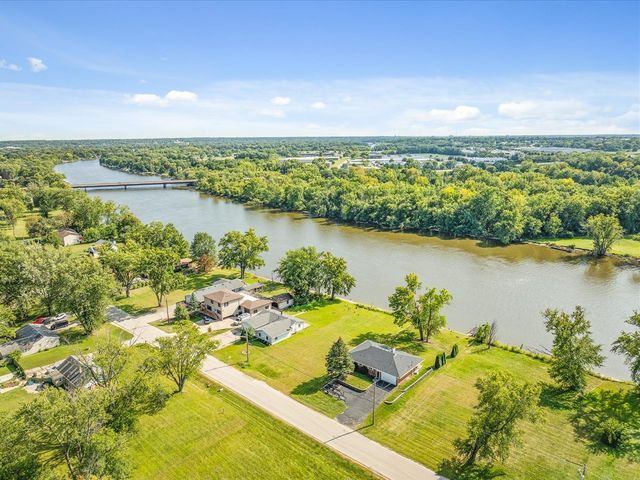 8334 Shore Drive, Machesney Park, IL 61115