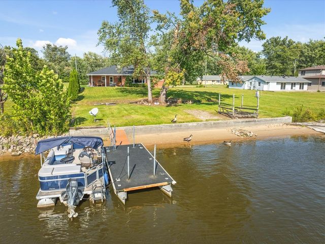 8334 Shore Drive, Machesney Park, IL 61115