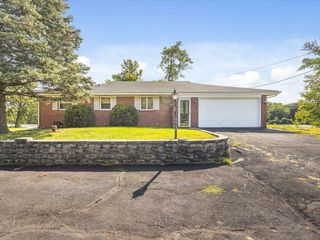 8334 Shore Drive, Machesney Park, IL 61115