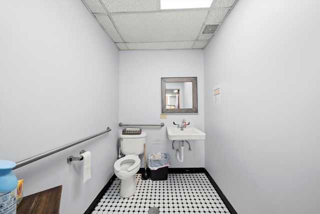 10139 S Western Avenue, Chicago, IL 60643