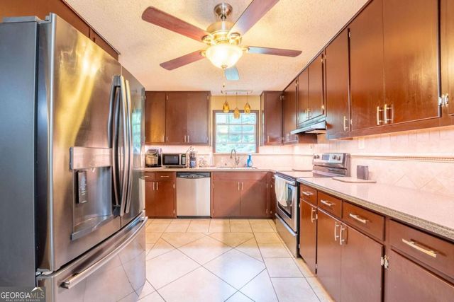 134 Asbestos Road, Cleveland, GA 30528