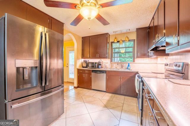 134 Asbestos Road, Cleveland, GA 30528