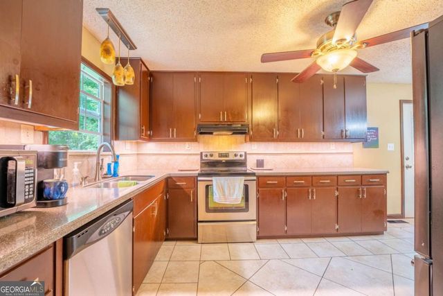 134 Asbestos Road, Cleveland, GA 30528