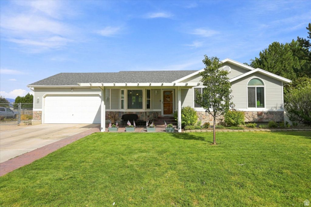 7215 S GALAXY HILL RD, West Jordan, UT 84081 — exterior