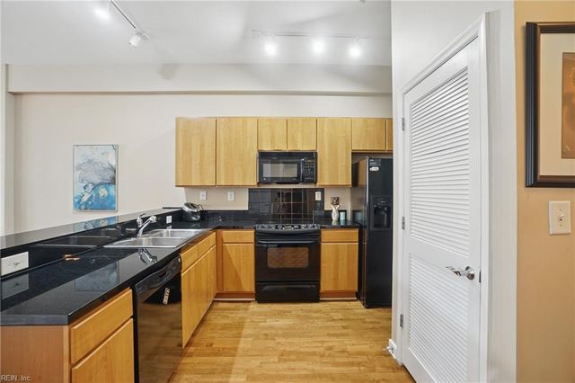 388 Boush St Unit 122, Norfolk, VA 23510