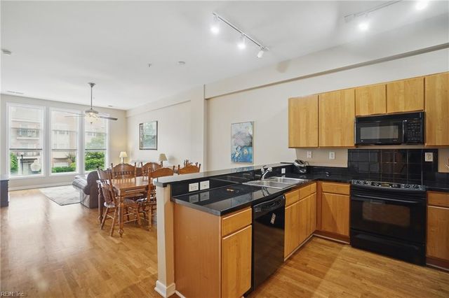 388 Boush St Unit 122, Norfolk, VA 23510