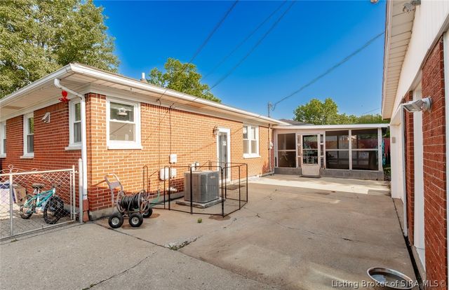 2420 Jacobs Drive, New Albany, IN 47150