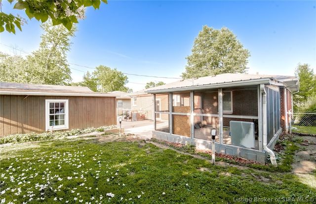 2420 Jacobs Drive, New Albany, IN 47150