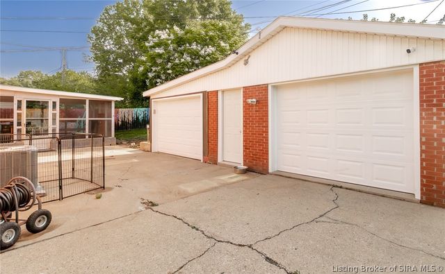 2420 Jacobs Drive, New Albany, IN 47150