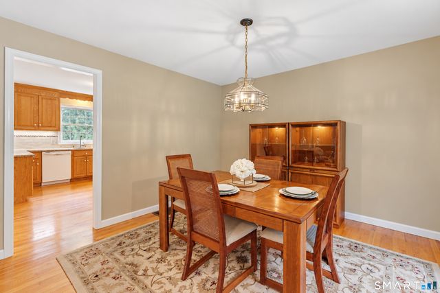 811 Lake Drive, Guilford, CT 06437
