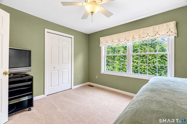 811 Lake Drive, Guilford, CT 06437