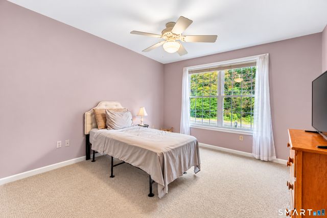 811 Lake Drive, Guilford, CT 06437