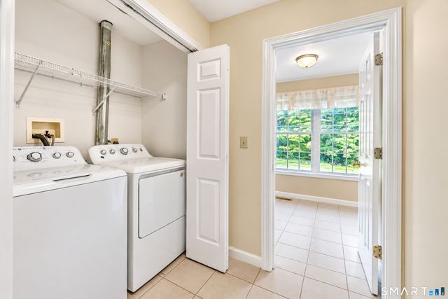 811 Lake Drive, Guilford, CT 06437