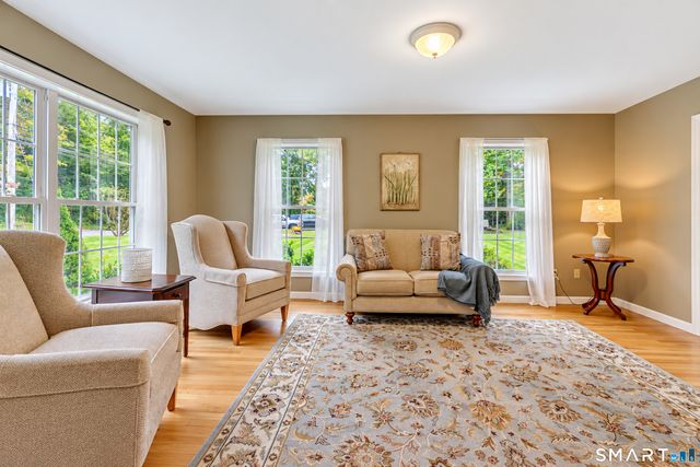 811 Lake Drive, Guilford, CT 06437