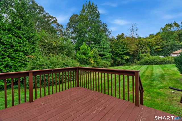 811 Lake Drive, Guilford, CT 06437
