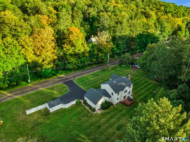 811 Lake Drive, Guilford, CT 06437