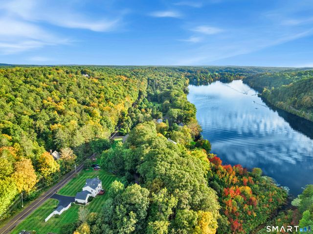 811 Lake Drive, Guilford, CT 06437
