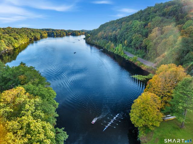 811 Lake Drive, Guilford, CT 06437