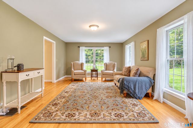 811 Lake Drive, Guilford, CT 06437