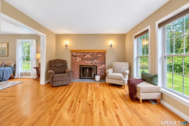 811 Lake Drive, Guilford, CT 06437