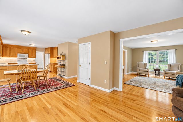 811 Lake Drive, Guilford, CT 06437
