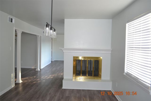 2711 Briarhurst Drive 18, Houston, TX 77057