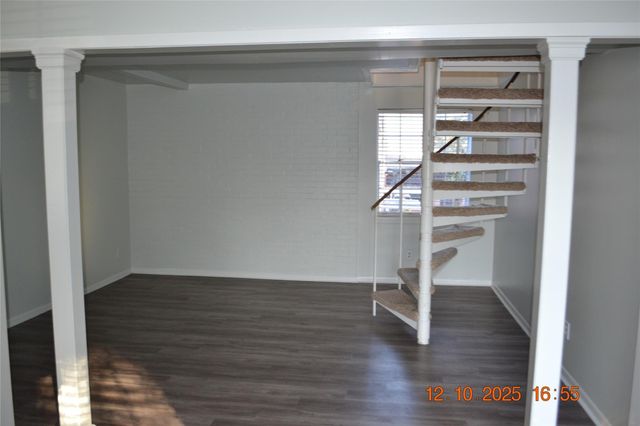 2711 Briarhurst Drive 18, Houston, TX 77057