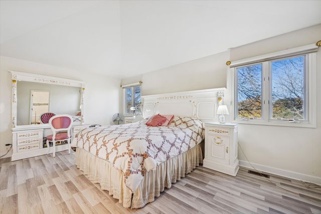 17 Mashie Court, Woodridge, IL 60517