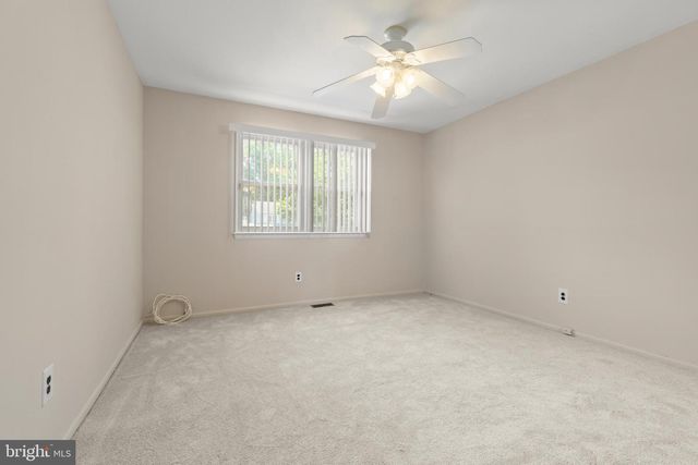 39 LAKEVIEW DR, Cherry Hill, NJ 08003