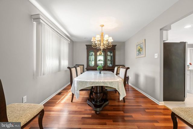 39 LAKEVIEW DR, Cherry Hill, NJ 08003