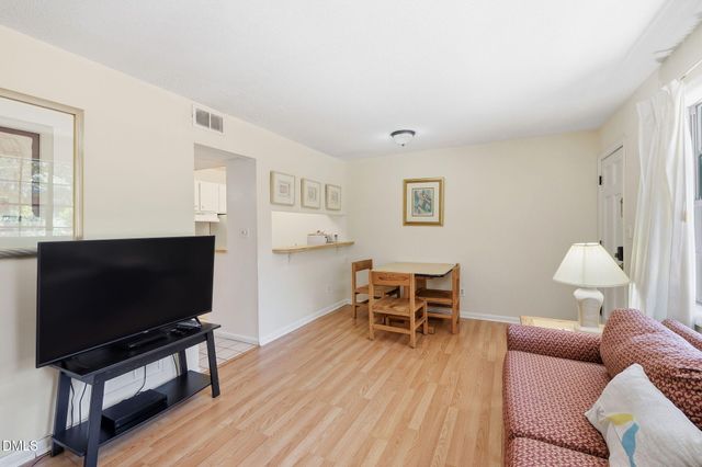 807 W Trinity Avenue Apt 118, Durham, NC 27701