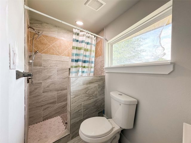 1060 County Road 5021, Cleveland, TX 77327