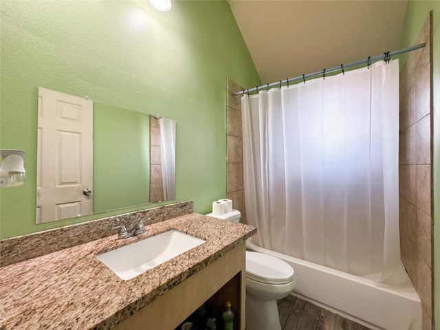 1060 County Road 5021, Cleveland, TX 77327